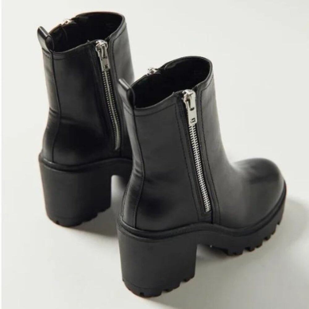Urban Outfitters Black Double Zip Chunky Heel Boots Size 9 NIB Edgy Minimalist - Picture 5 of 7